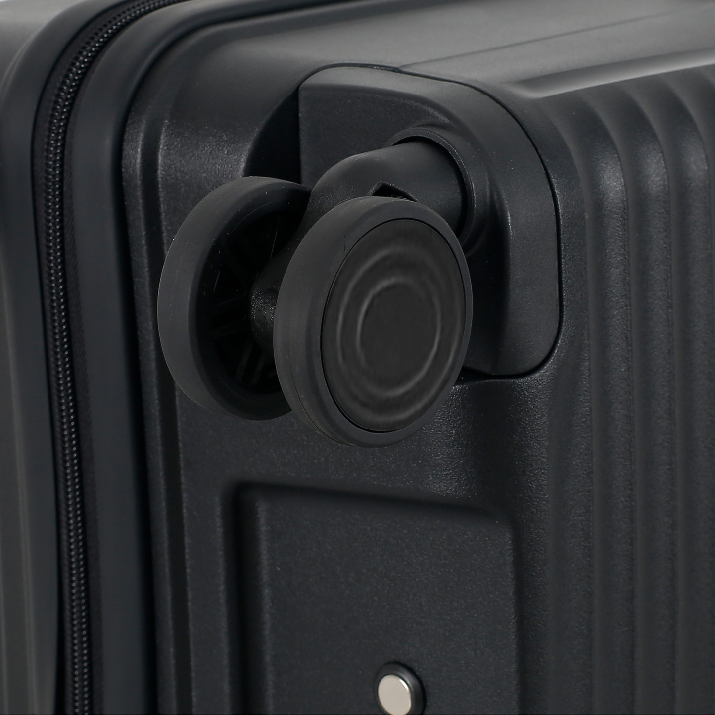 Valiba PP Luggage - 28" - Black