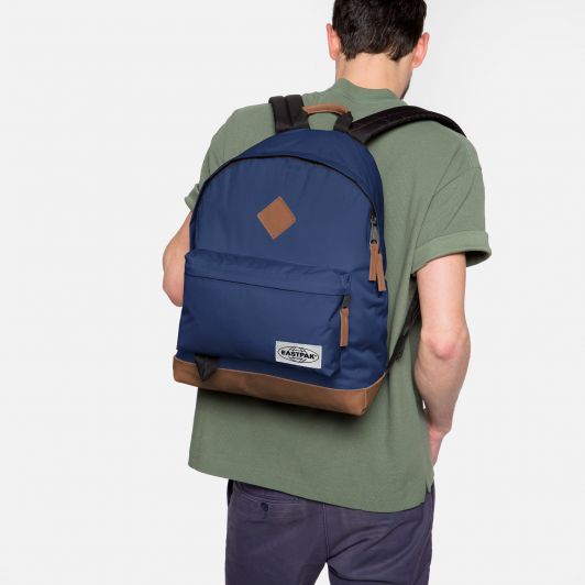 Wyoming Into Tan Navy