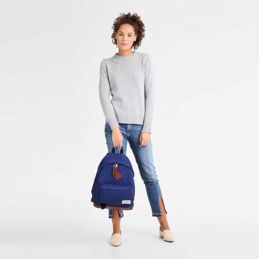 Wyoming Into Tan Navy